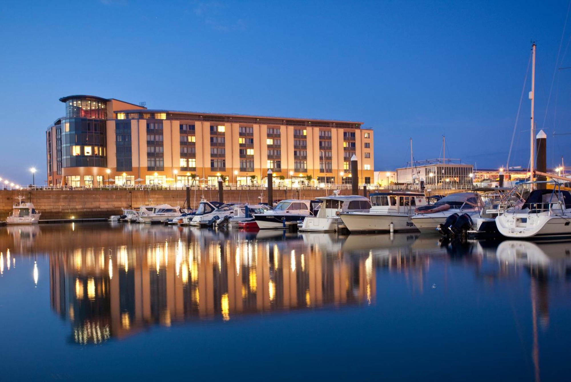 Radisson Blu Waterfront Hotel, Jersey Saint Helier Exterior photo